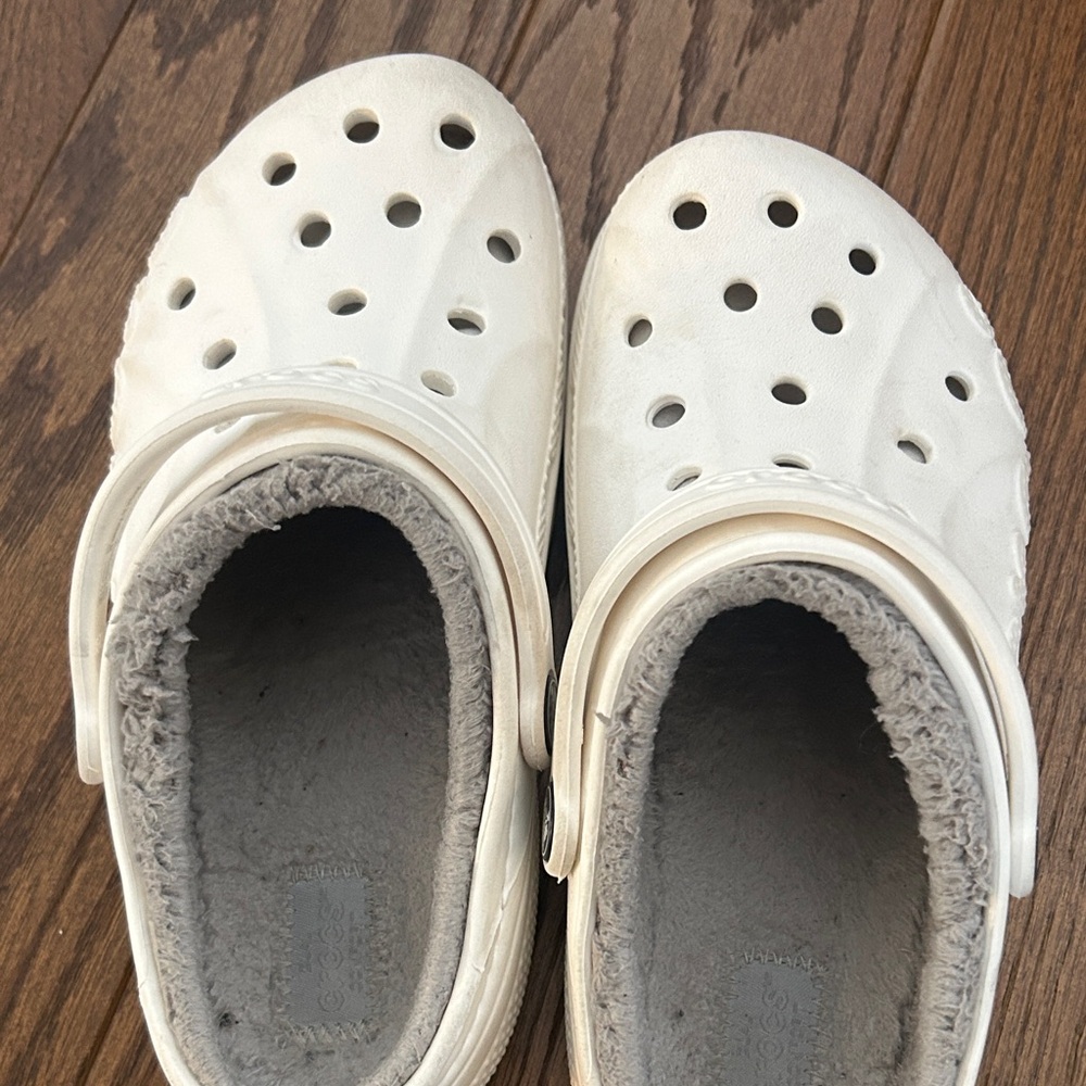 CROCS Kids White Fleece-Lined Slippers